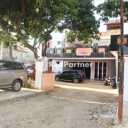 Wisma Suci Syariah Polewali Mandar Mitra Reddoorz Matakali Εξωτερικό φωτογραφία