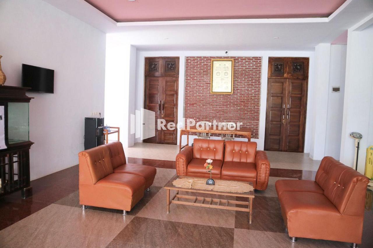 Wisma Suci Syariah Polewali Mandar Mitra Reddoorz Matakali Εξωτερικό φωτογραφία