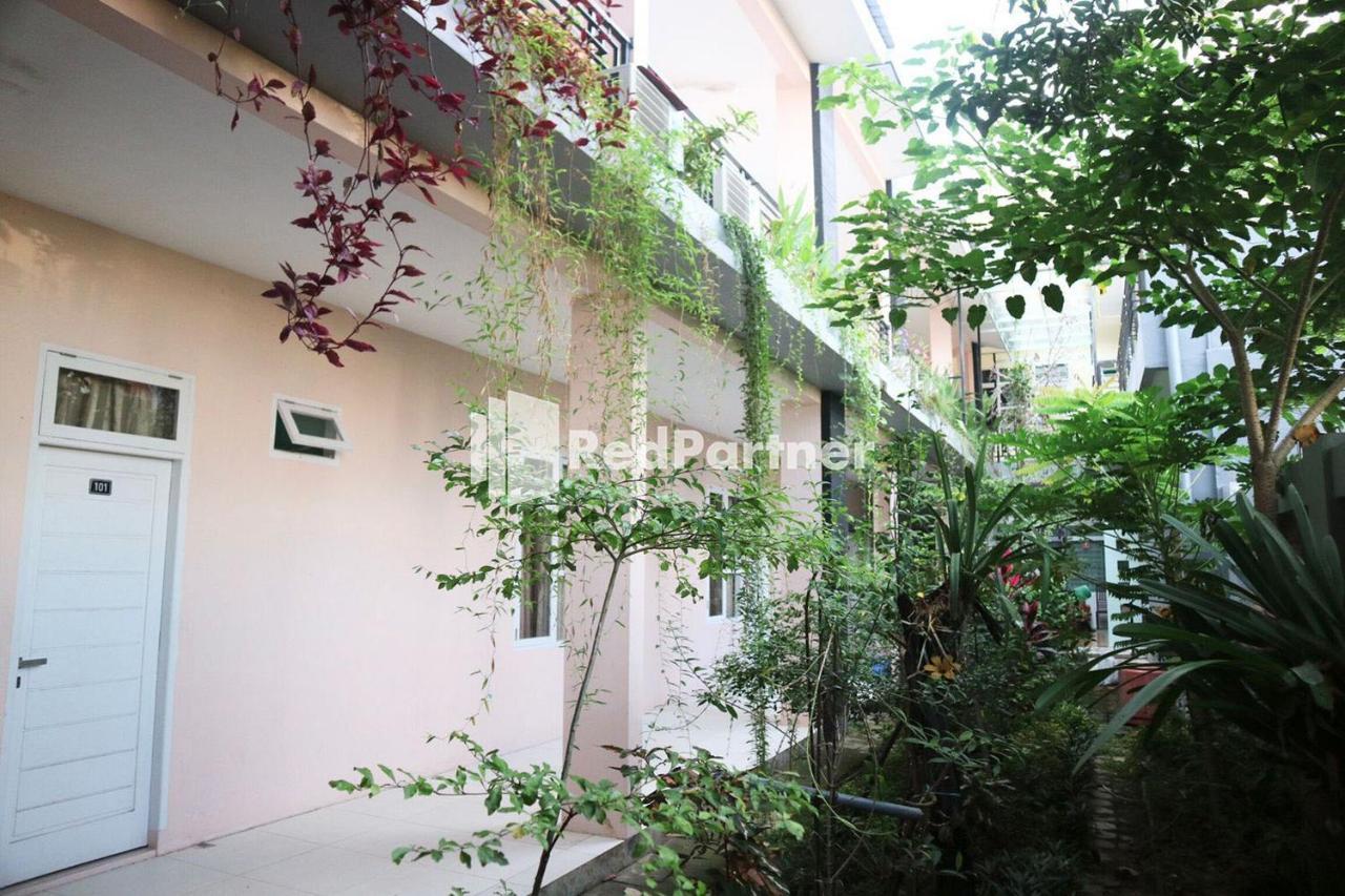 Wisma Suci Syariah Polewali Mandar Mitra Reddoorz Matakali Εξωτερικό φωτογραφία